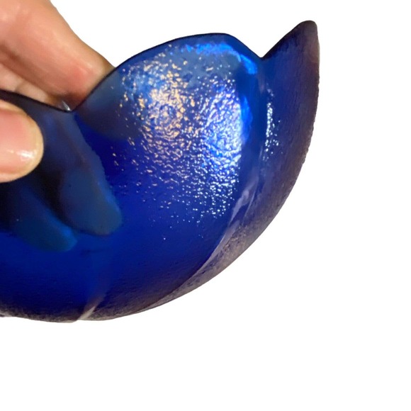 Vintage ARCOROC Cobalt Blue Glass Serving Salad Bowl Swirl Pattern 9" Across - Picture 2 of 8